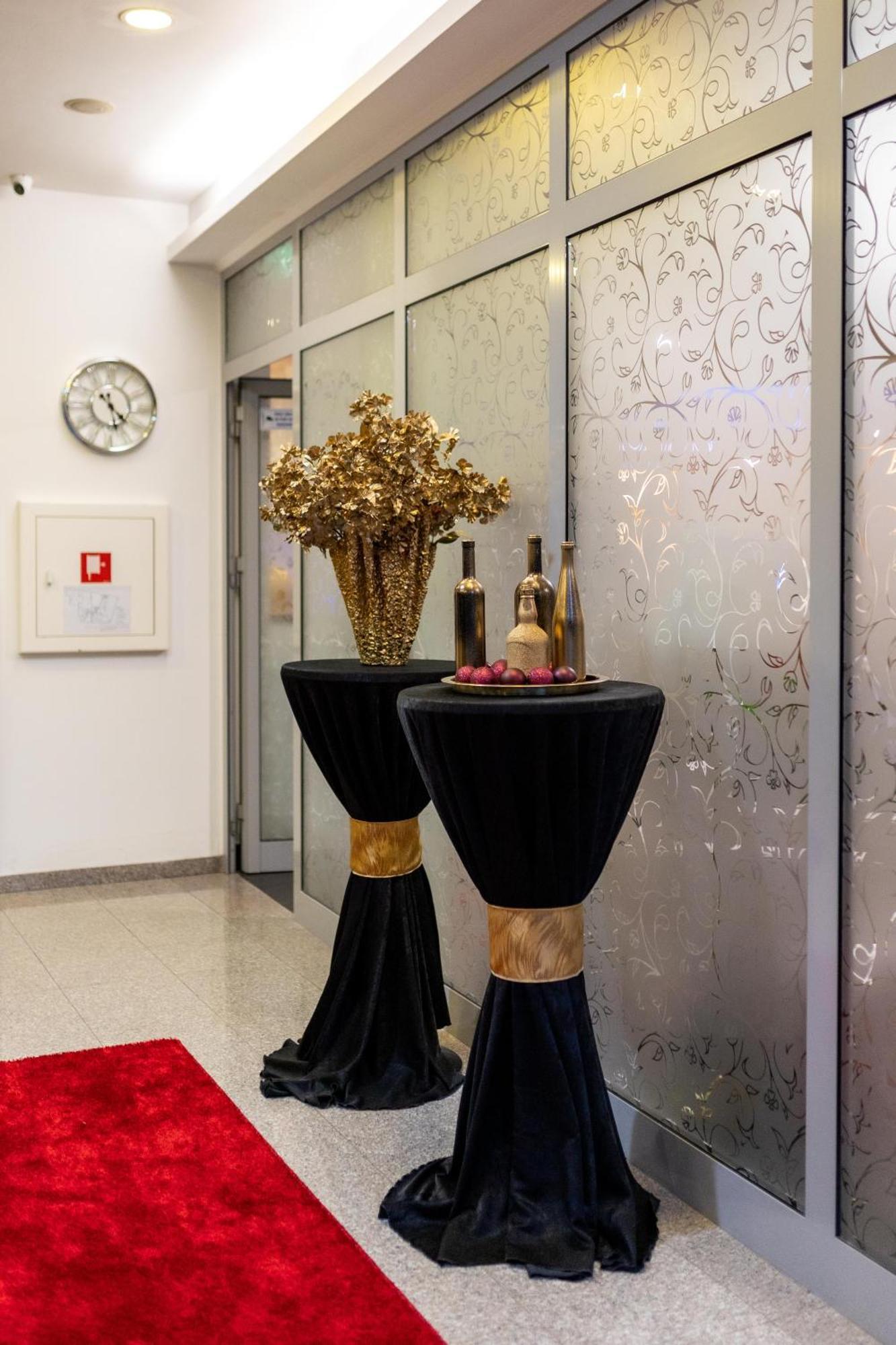 Art Hotel Slavonski Brod Exterior foto